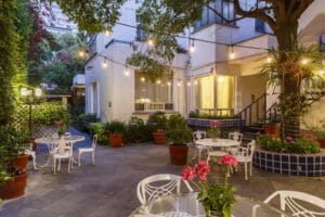 Hotel_Casa_Gonzalez_patio_iluminado